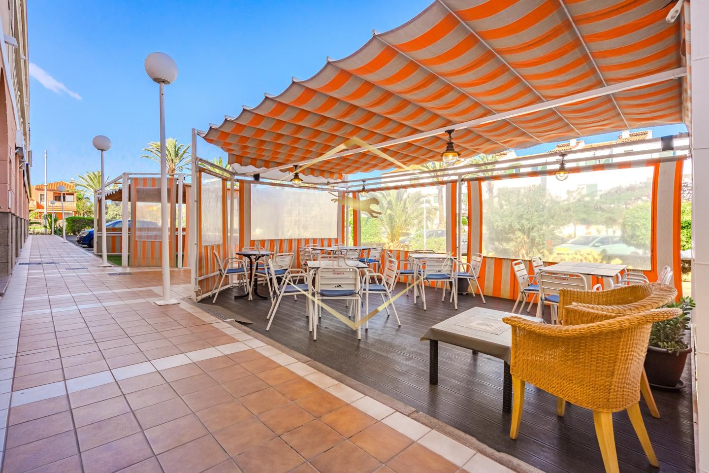 Local en Calle Chasna, Arona, Santa Cruz de Tenerife de 100 m2