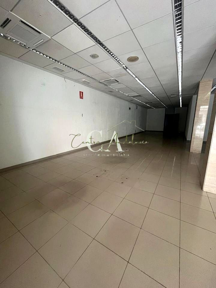 Local en Calle Susana Benítez, Puente Genil, Córdoba de 213 m2