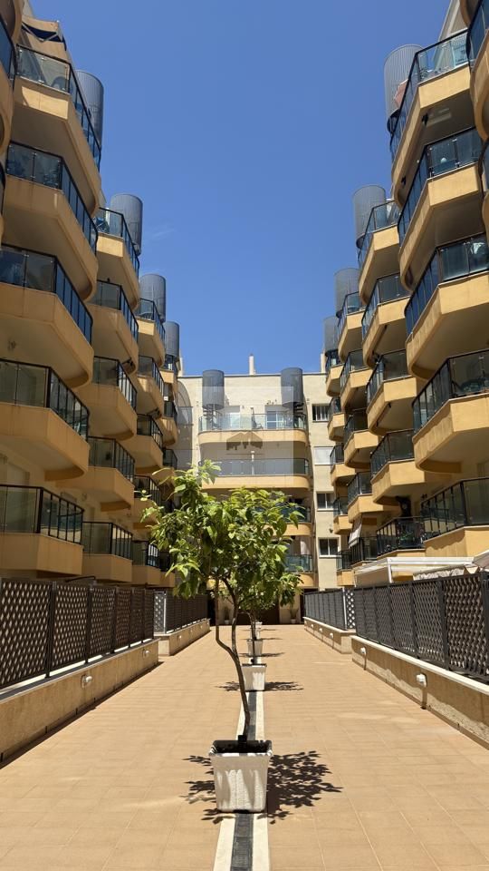 Piso en Avenida España, Estepona, Málaga de 61 m2