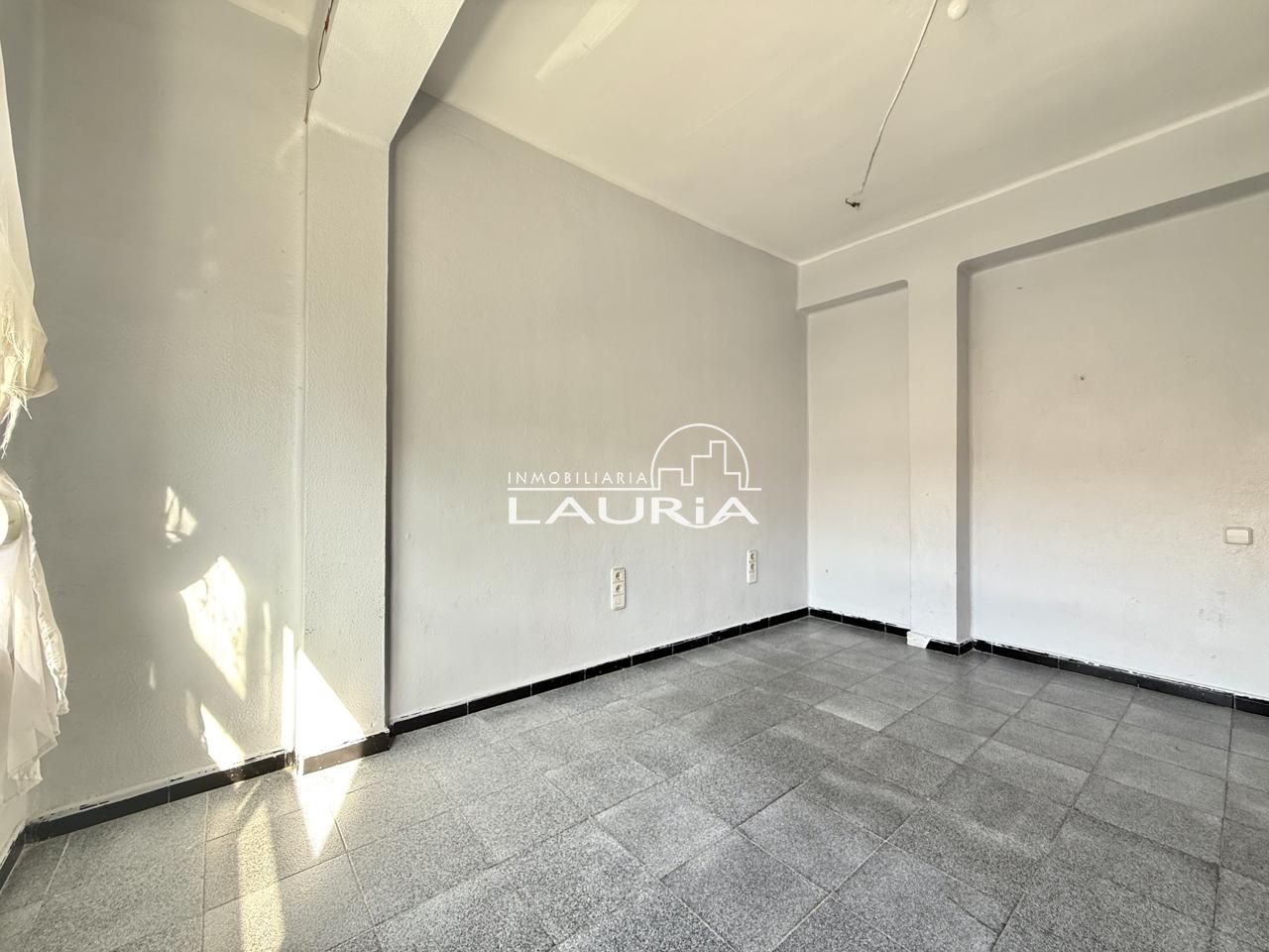 Piso en Calle Valencia, Burjasot, Valencia de 77 m2