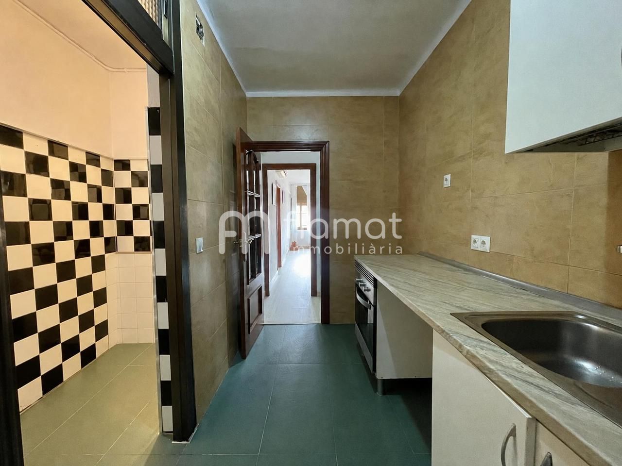 pisos en barcelona · carrer-dels-ferrocarrils-catalans-08038 265000€