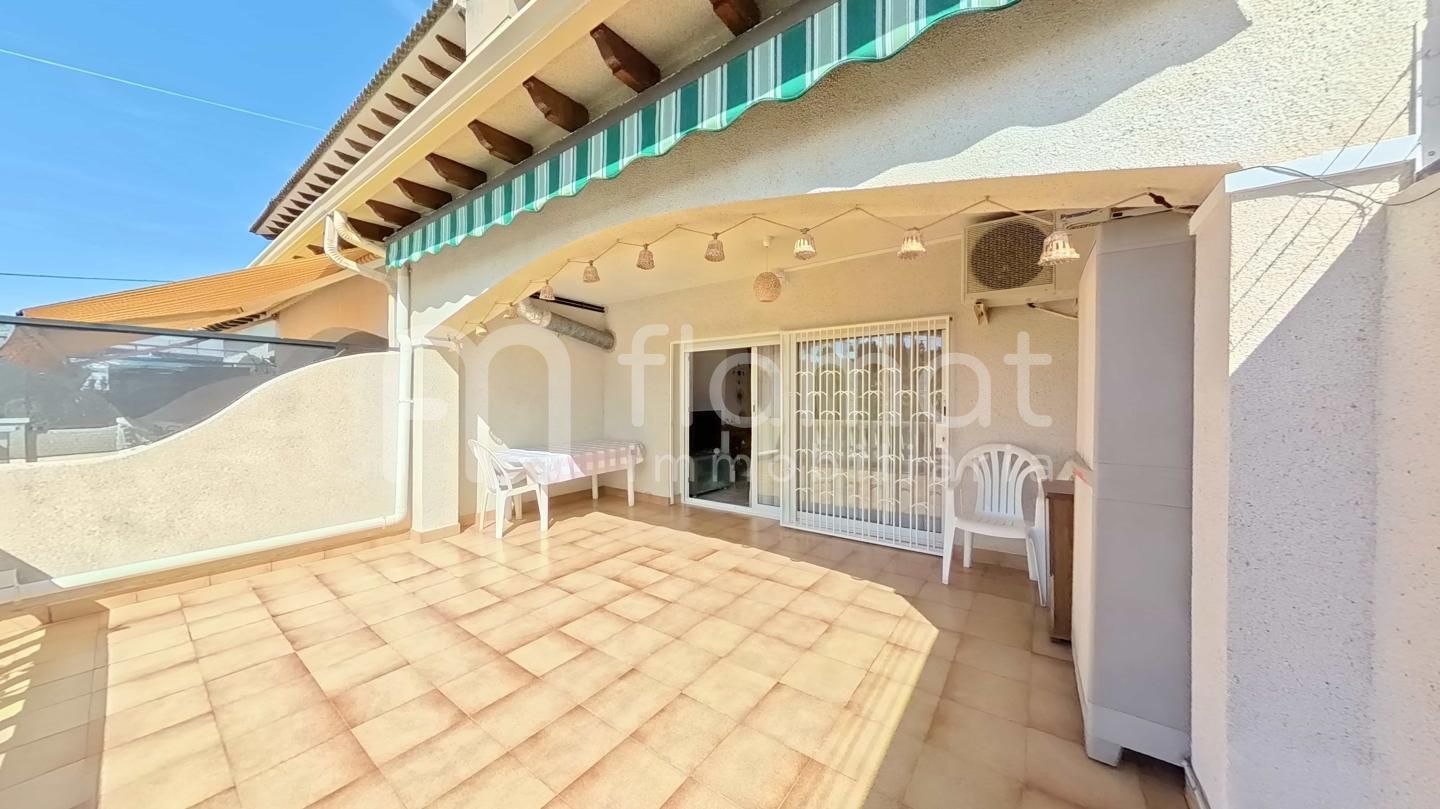 villas en santa-oliva · carrer-del-clavell-43710 295000€