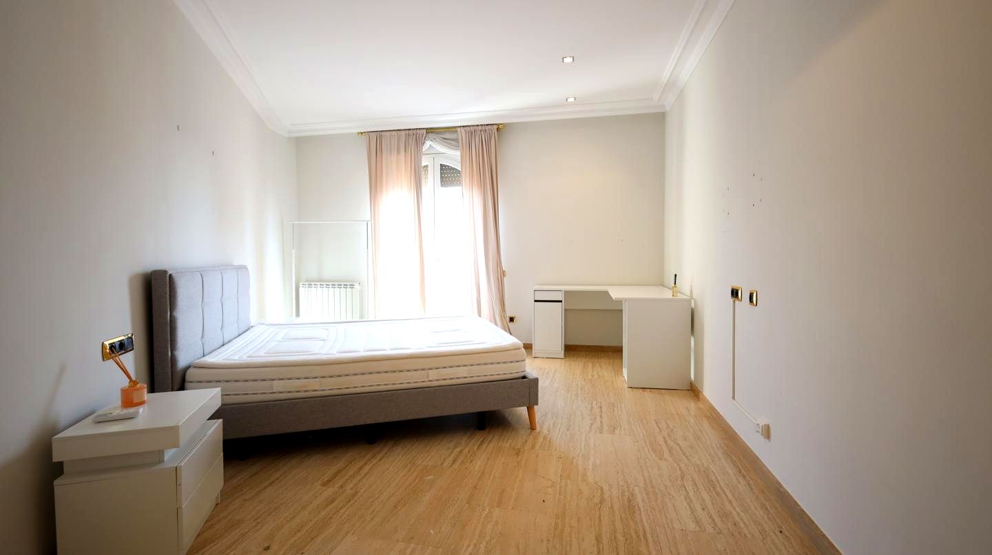 Piso · Barcelona · 5 hab.