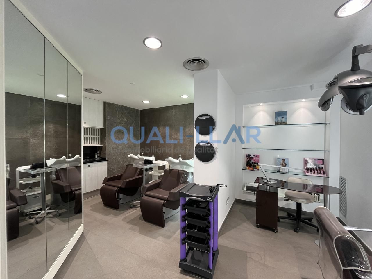 Local en Passeig dels Pins, Sant Feliu de Llobregat, Barcelona de 68 m2