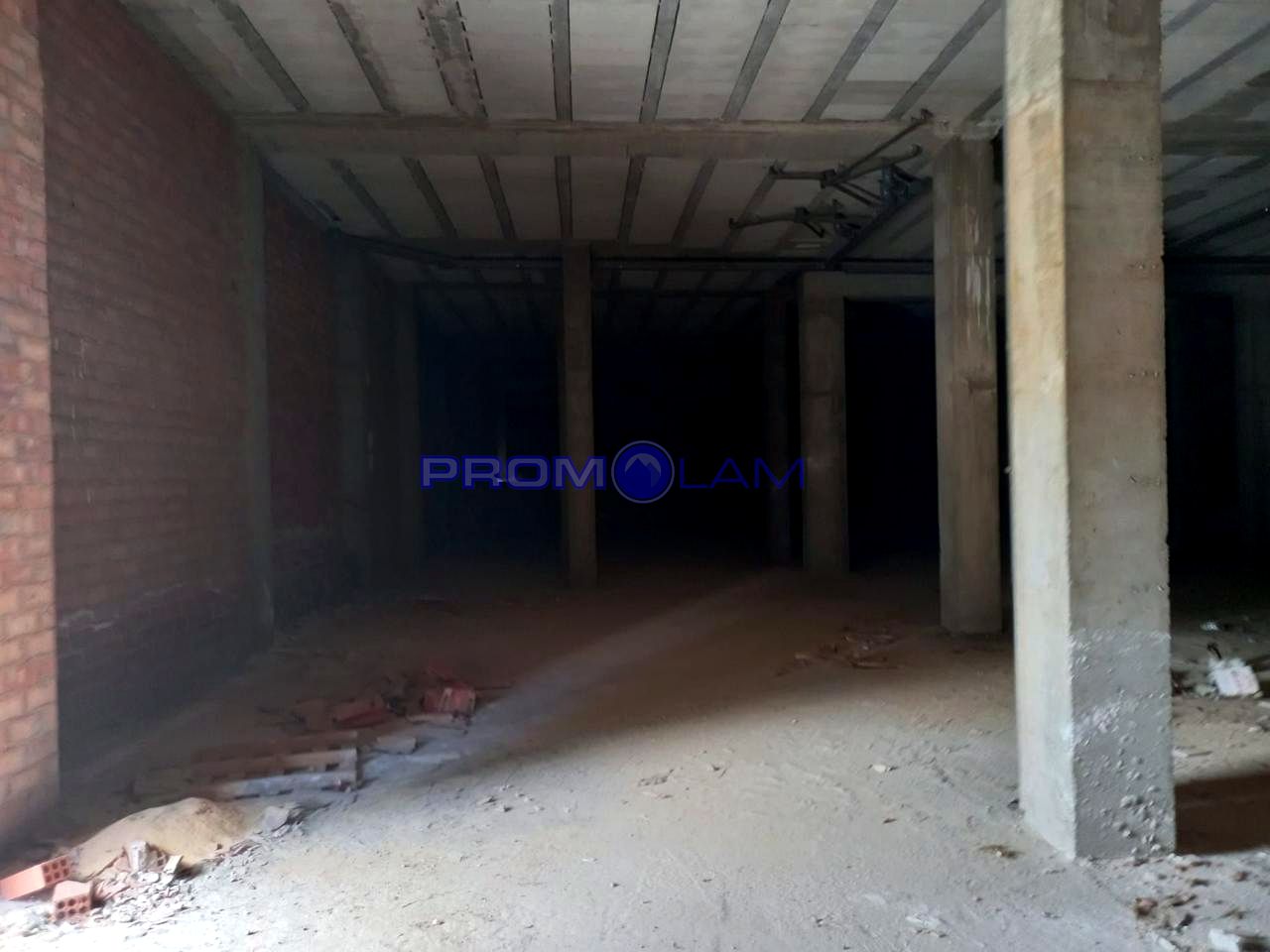 locales-comerciales en mairena-del-aljarafe · none 349000€