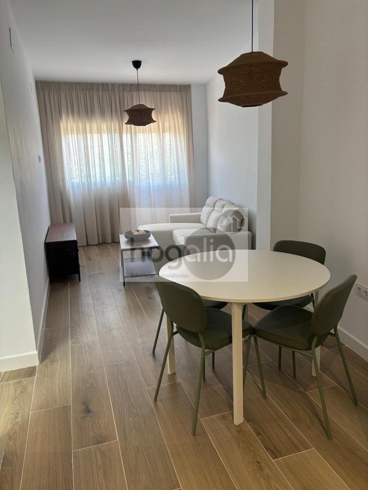 Flat in triana-alfareria, Sevilla, Sevilla of 56 m2