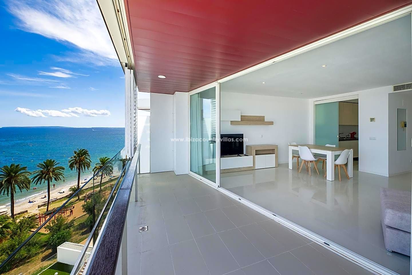 Modernos apartamentos en primera línea de playa