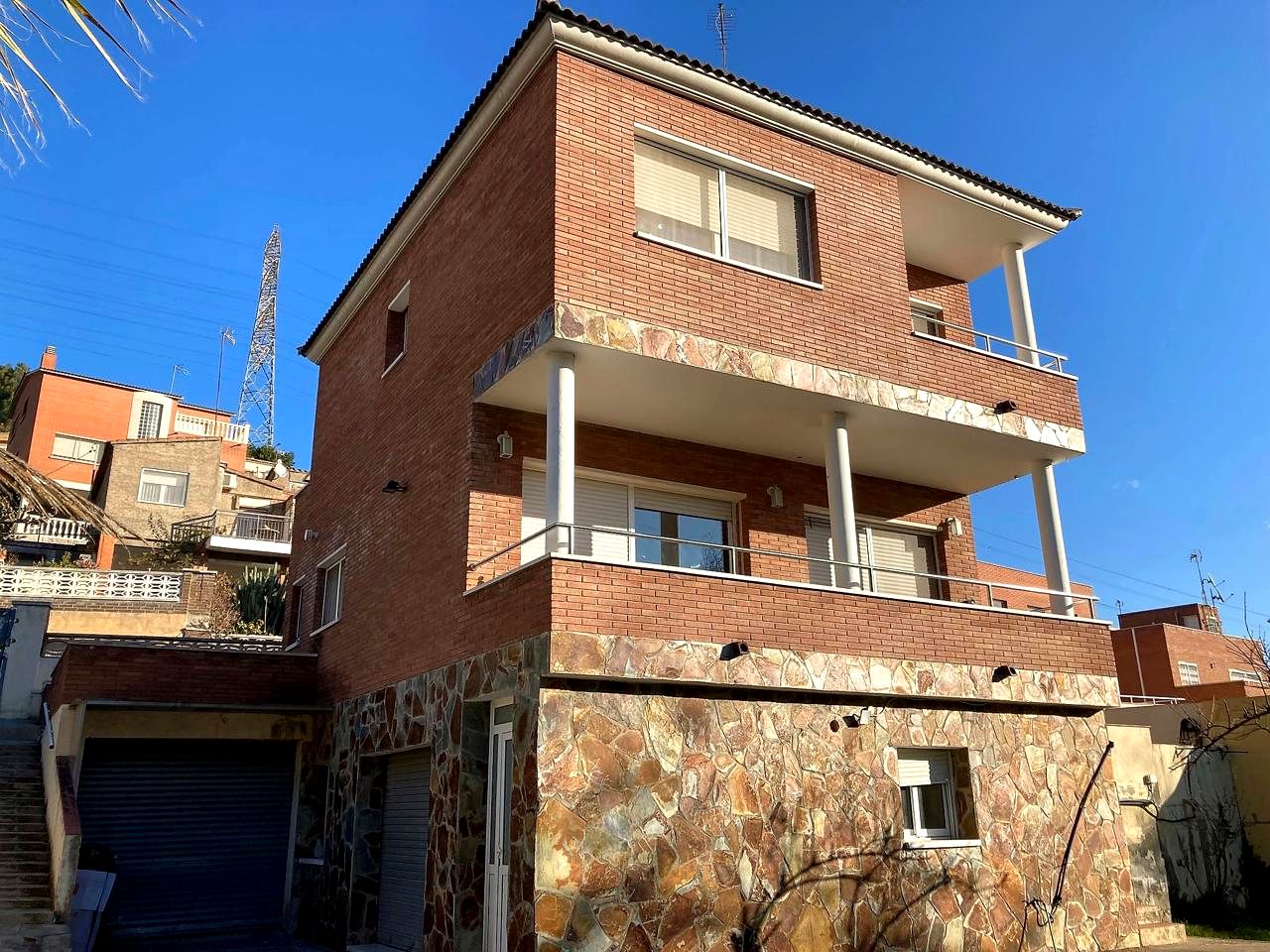 Villa in Carrer de Cabrera, Sant Boi de Llobregat, Barcelona of 257 m2