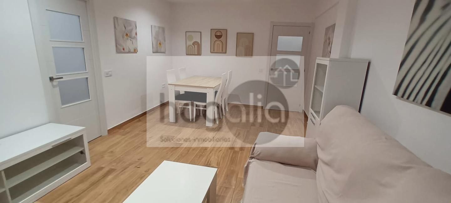 Flat in SANTA AURELIA, Sevilla, Sevilla of 100 m2