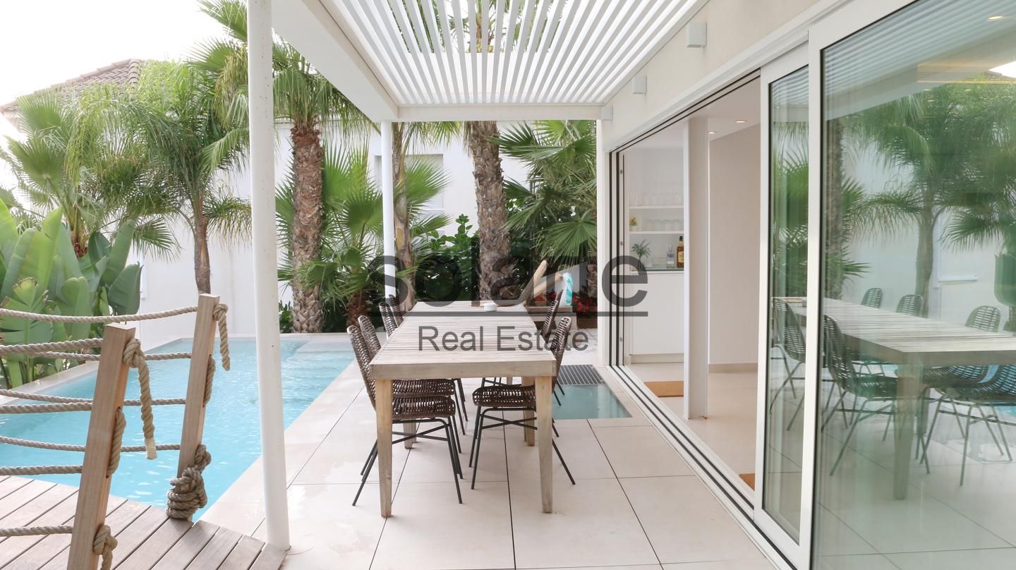Villa in Passeig Fondo del Pere Joan, Sitges, Barcelona of 230 m2