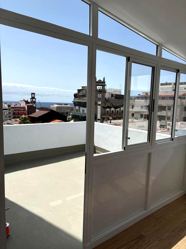 Piso en Calle Imeldo Serís, SANTA CRUZ DE TENERIFE, SANTA CRUZ DE TENERIFE de 100 m2
