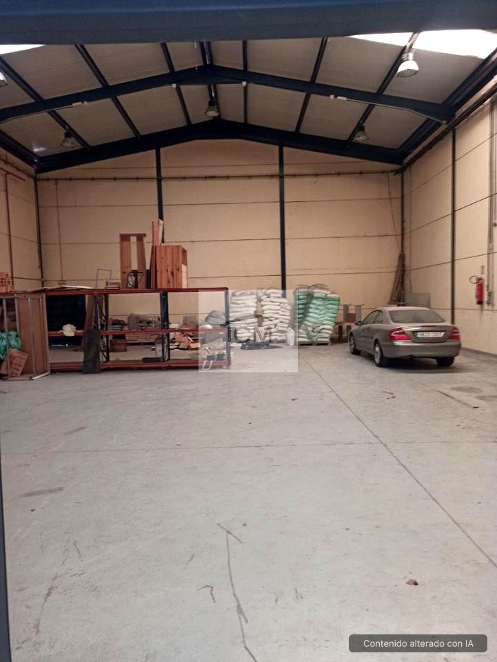Nave industrial en Avenida Quitapesares, Villaviciosa de Odón, Madrid de 768 m2