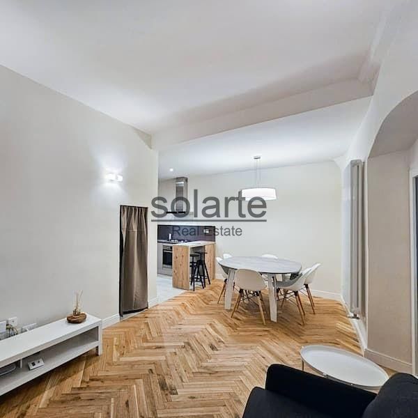 Piso en Gran Via de les Corts Catalanes, Barcelona, Barcelona de 127 m2