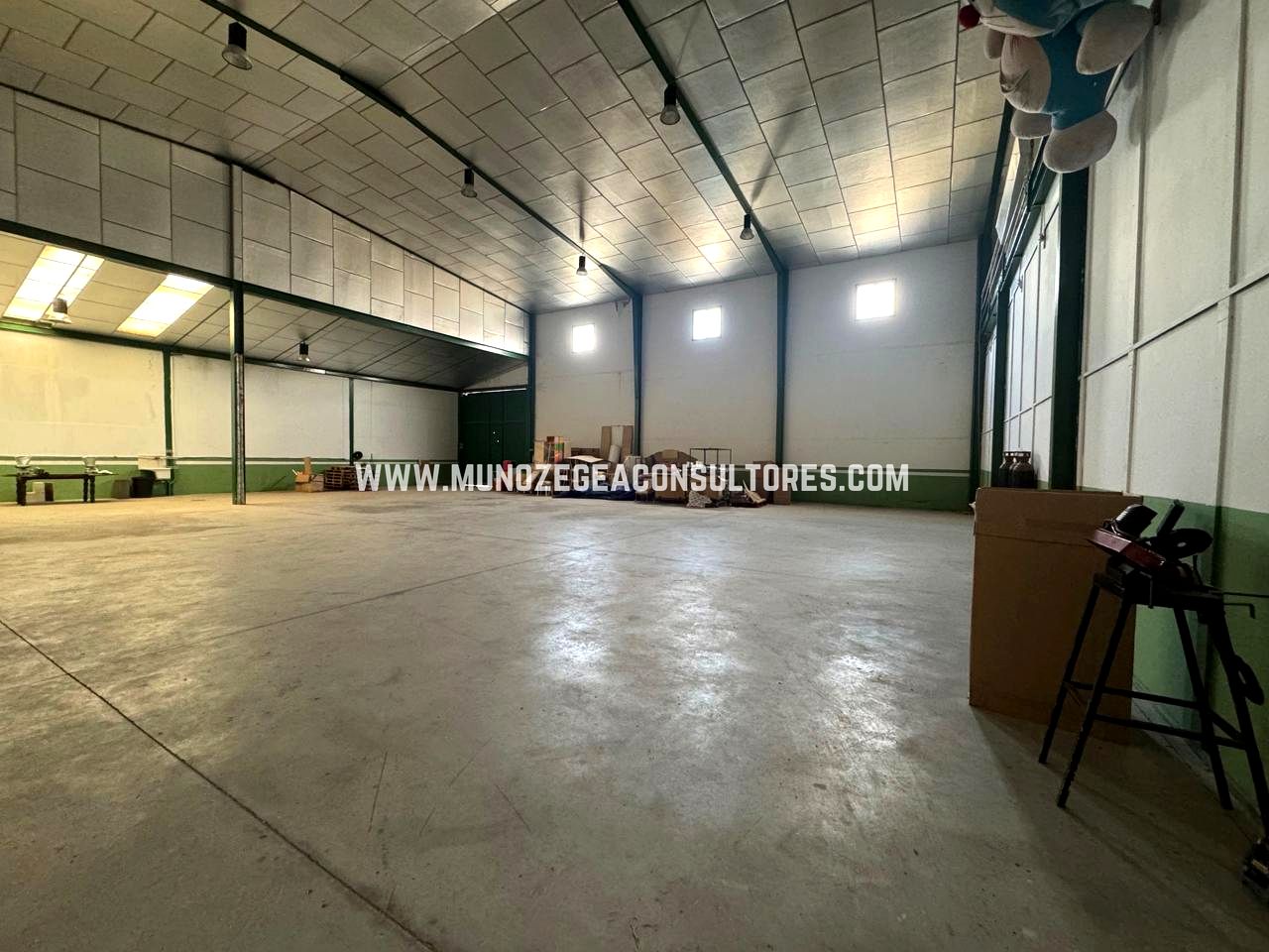 Industrial in Calle la Viñuela, Lucena, Córdoba of 1040 m2