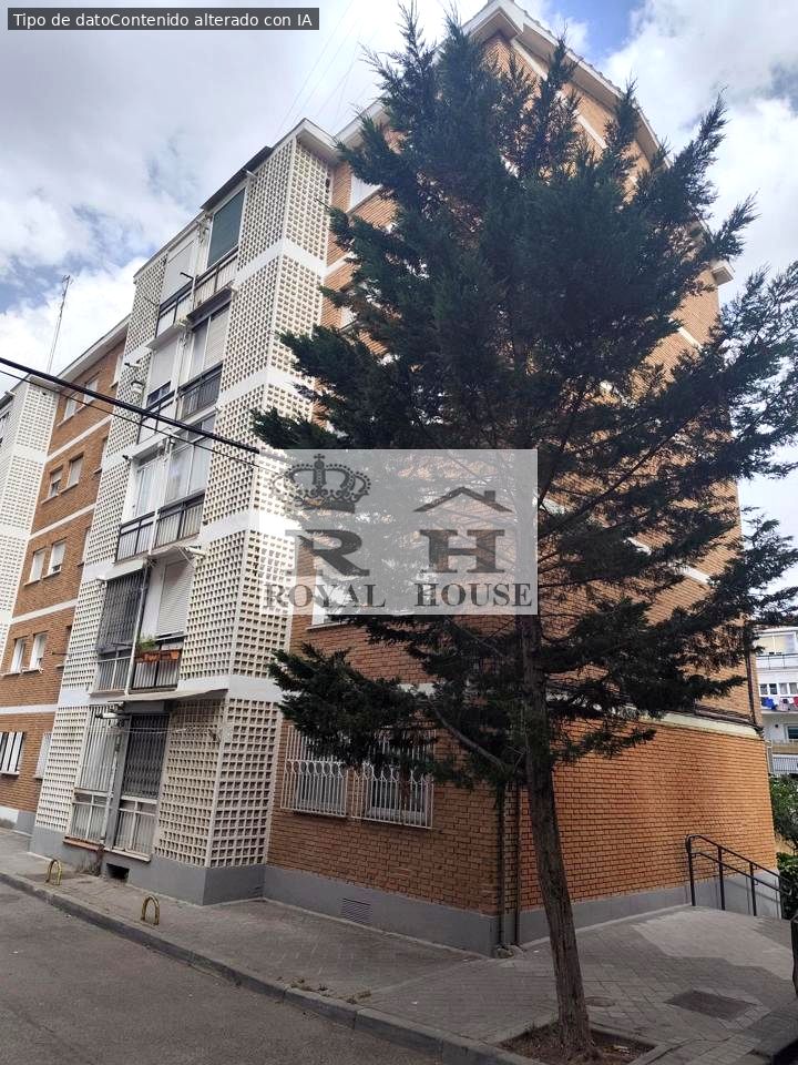 Piso en Calle de Escalona, Madrid, Madrid de 83 m2