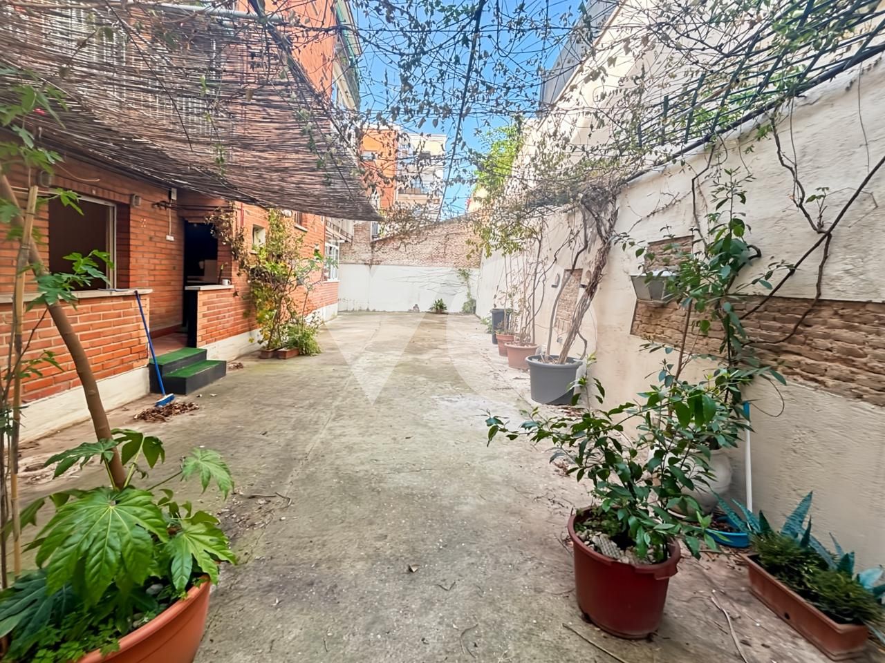 PISO CON GRAN GARAJE CERCA DE CALLE ALCALA MADRID