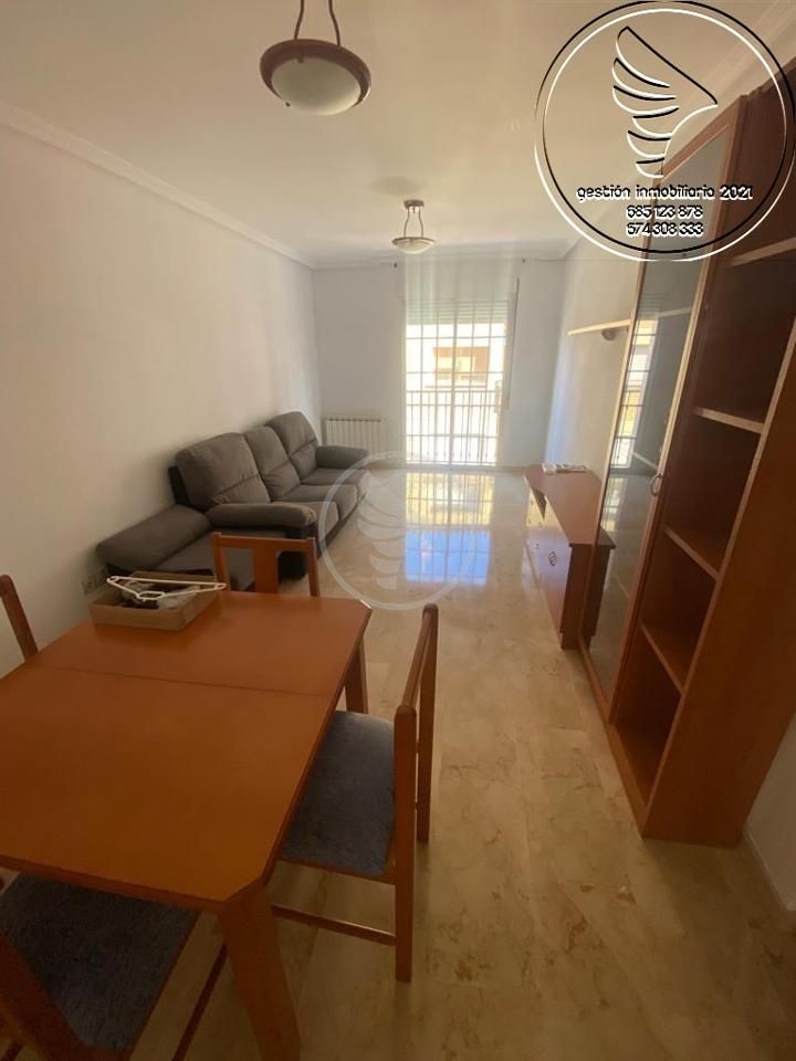 Piso en Calle Santiago, Linares, Jaén de 70 m2