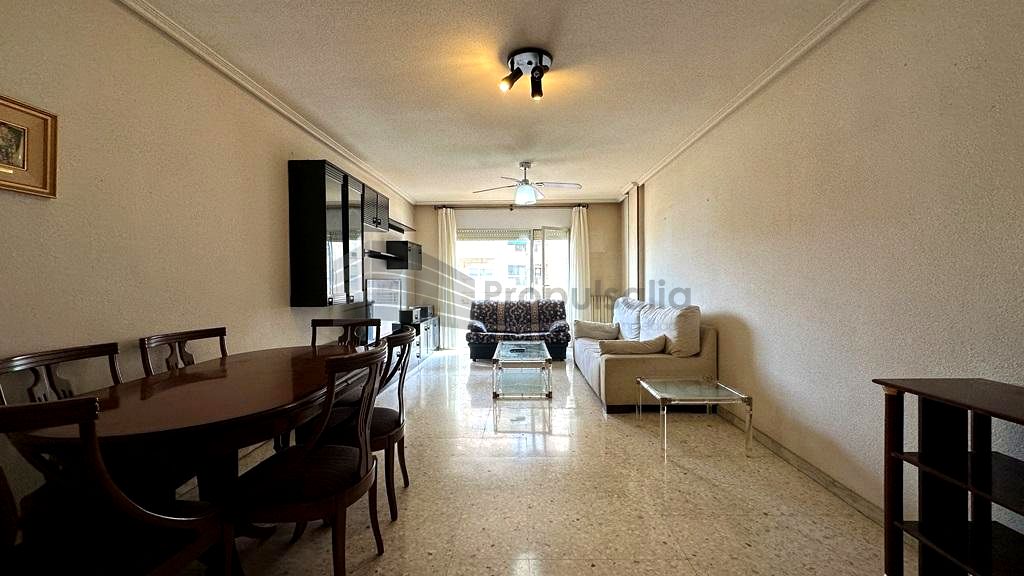 Piso en Calle del Alarife Marien de Marguán, Zaragoza, Zaragoza de 111 m2