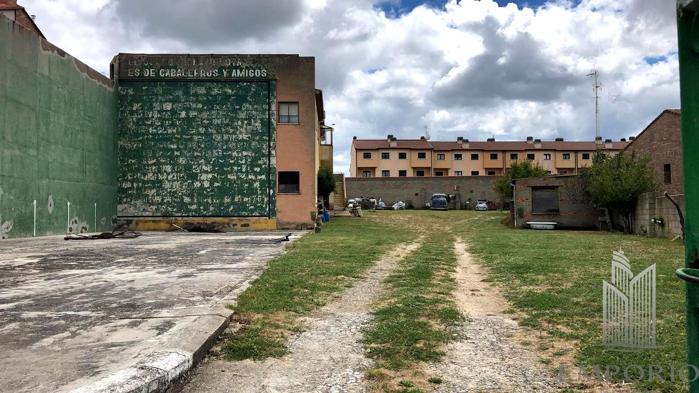 Nave industrial en Carretera de Valladolid, La Lastrilla, Segovia de 1273 m2