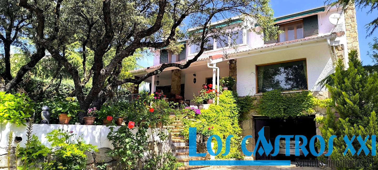 Casa / chalet en Calle de los Olivos, Alpedrete, Madrid de 353 m2