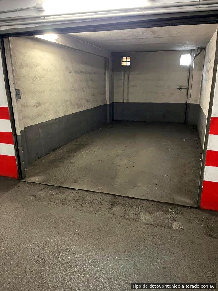 Parking in Carrer de Berenguer de Tornamira, Palma, Illes Balears of 17 m2