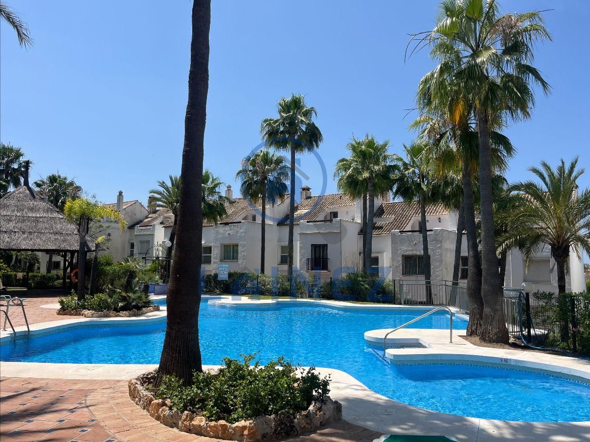 Villa in Marbella, Málaga of 260 m2