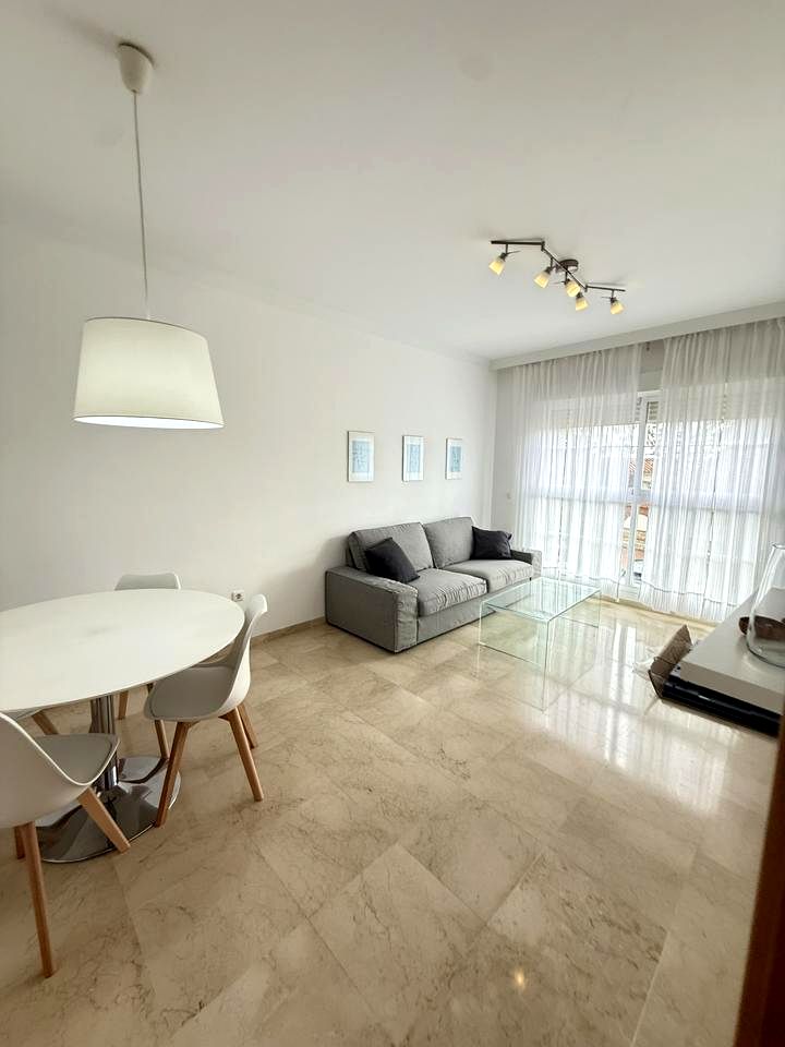 Piso en Avenida de Cibeles, Benalmádena, Málaga de 70 m2