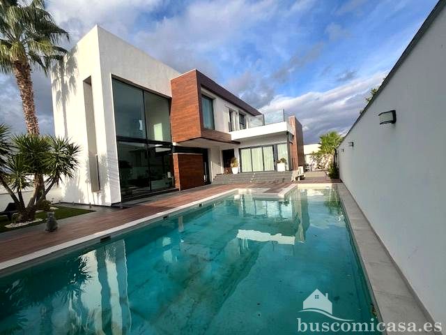 Casa / chalet en Calle Geminis, Linares, Jaén de 432 m2