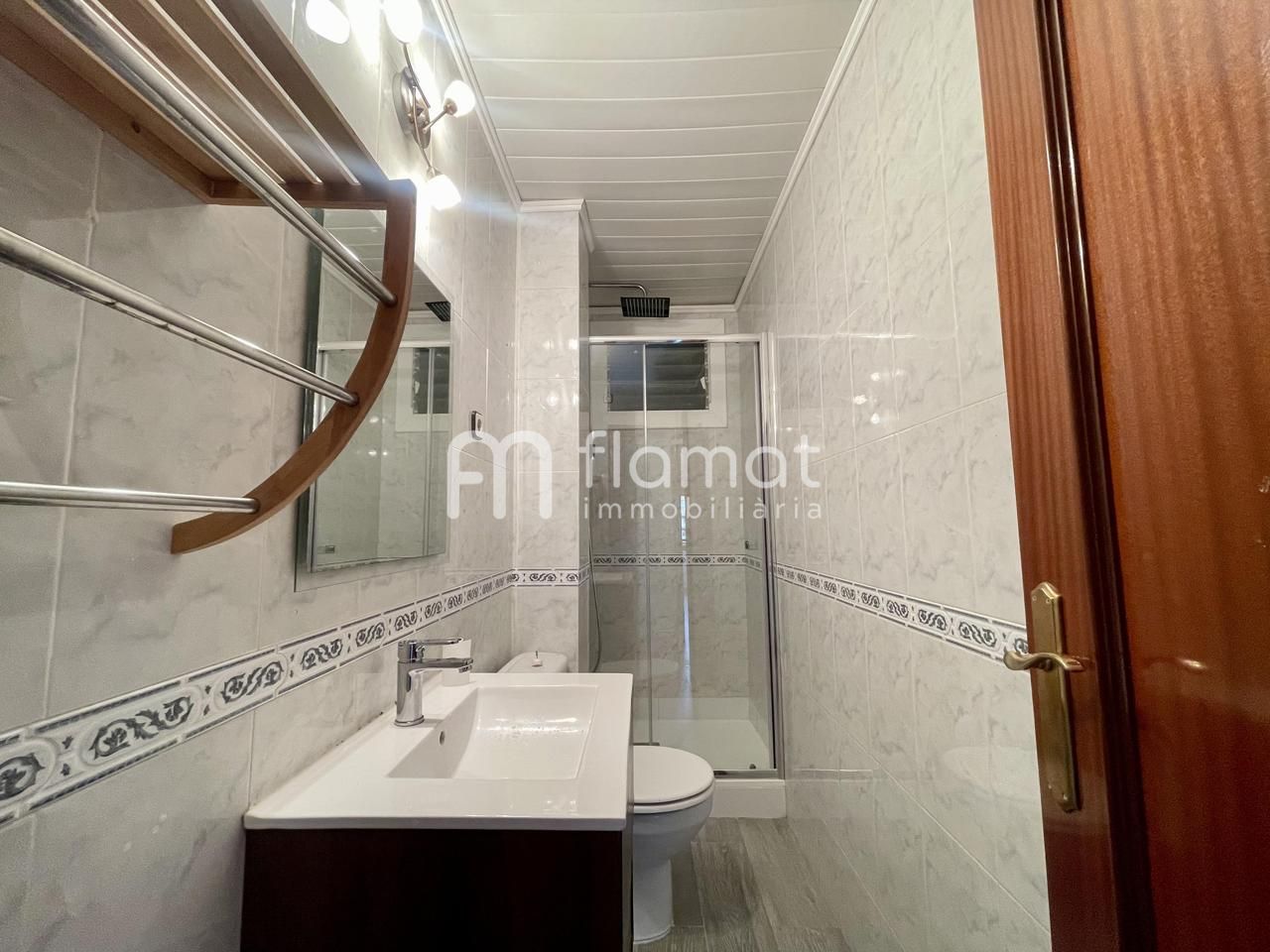 pisos en barcelona · carrer-dels-ferrocarrils-catalans-08038 265000€