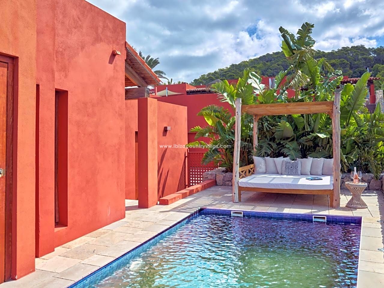 Beautiful semi-detached house with views and private pool, Cala Tarida