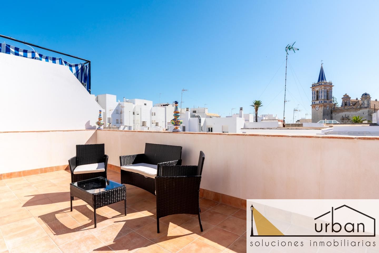 Piso en Calle Isaac Peral, Chipiona, Cádiz de 59 m2