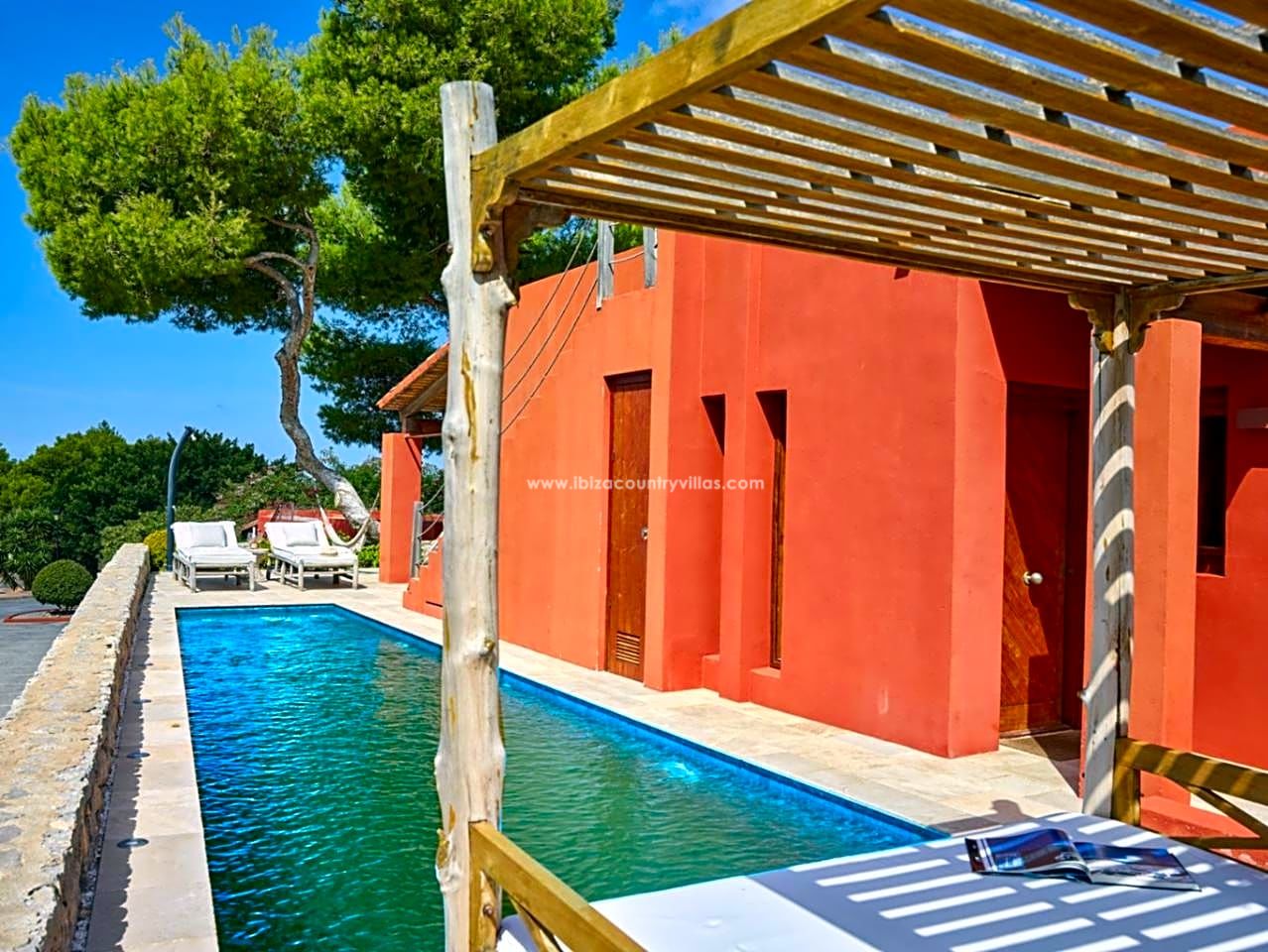 Beautiful semi-detached house with views and private pool, Cala Tarida