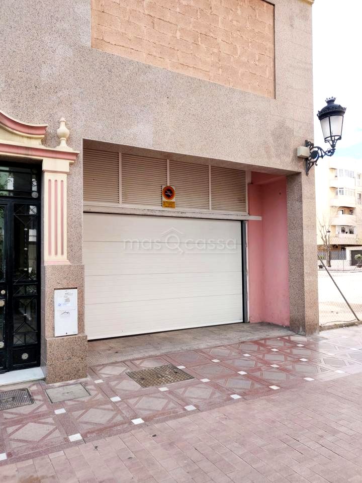 Parking in Calle Carboneros, La Línea de la Concepción, Cádiz of 15 m2