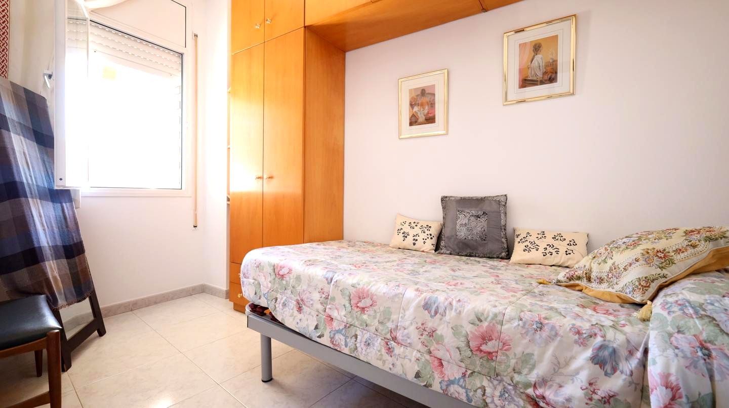 Villa · Gava · 5 hab.
