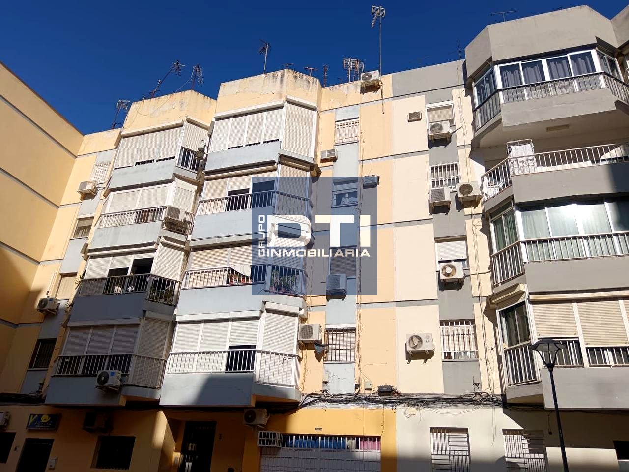 Piso en Barriada Santa Mónica, Sevilla, Sevilla de 80 m2