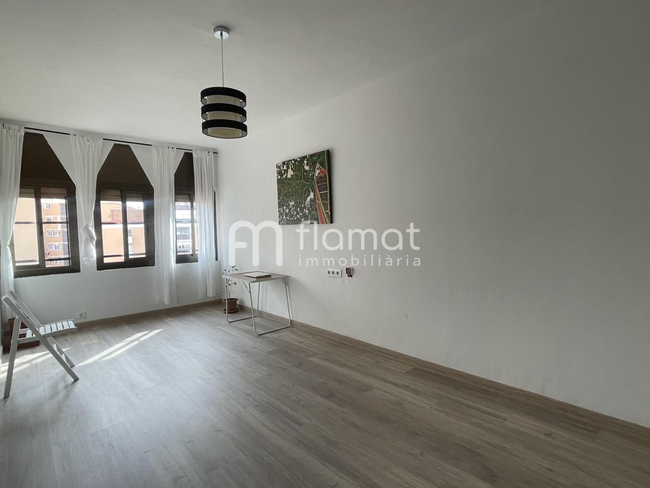 pisos en barcelona · carrer-dels-ferrocarrils-catalans-08038 265000€