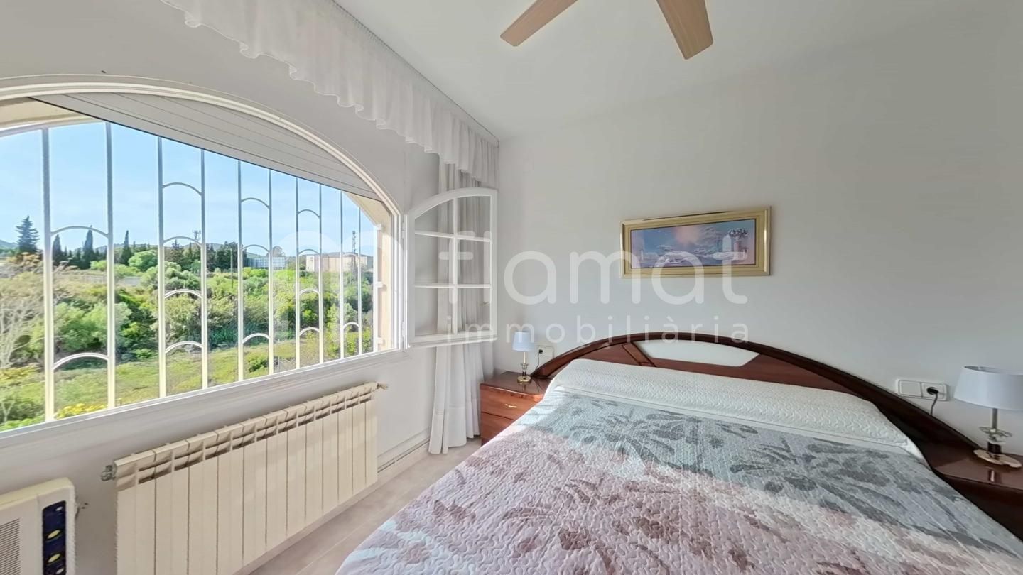 villas en santa-oliva · carrer-del-clavell-43710 295000€