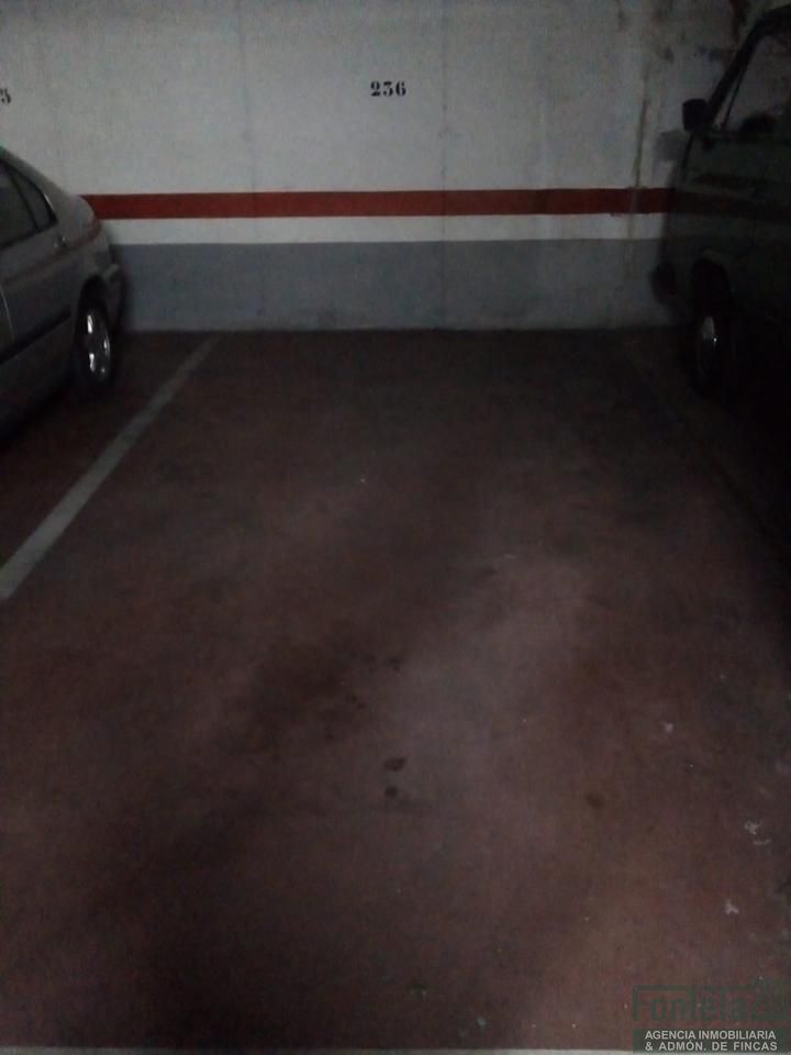 Plaza de parking en Plaza Galicia, Culleredo, A  Coruña de 12 m2