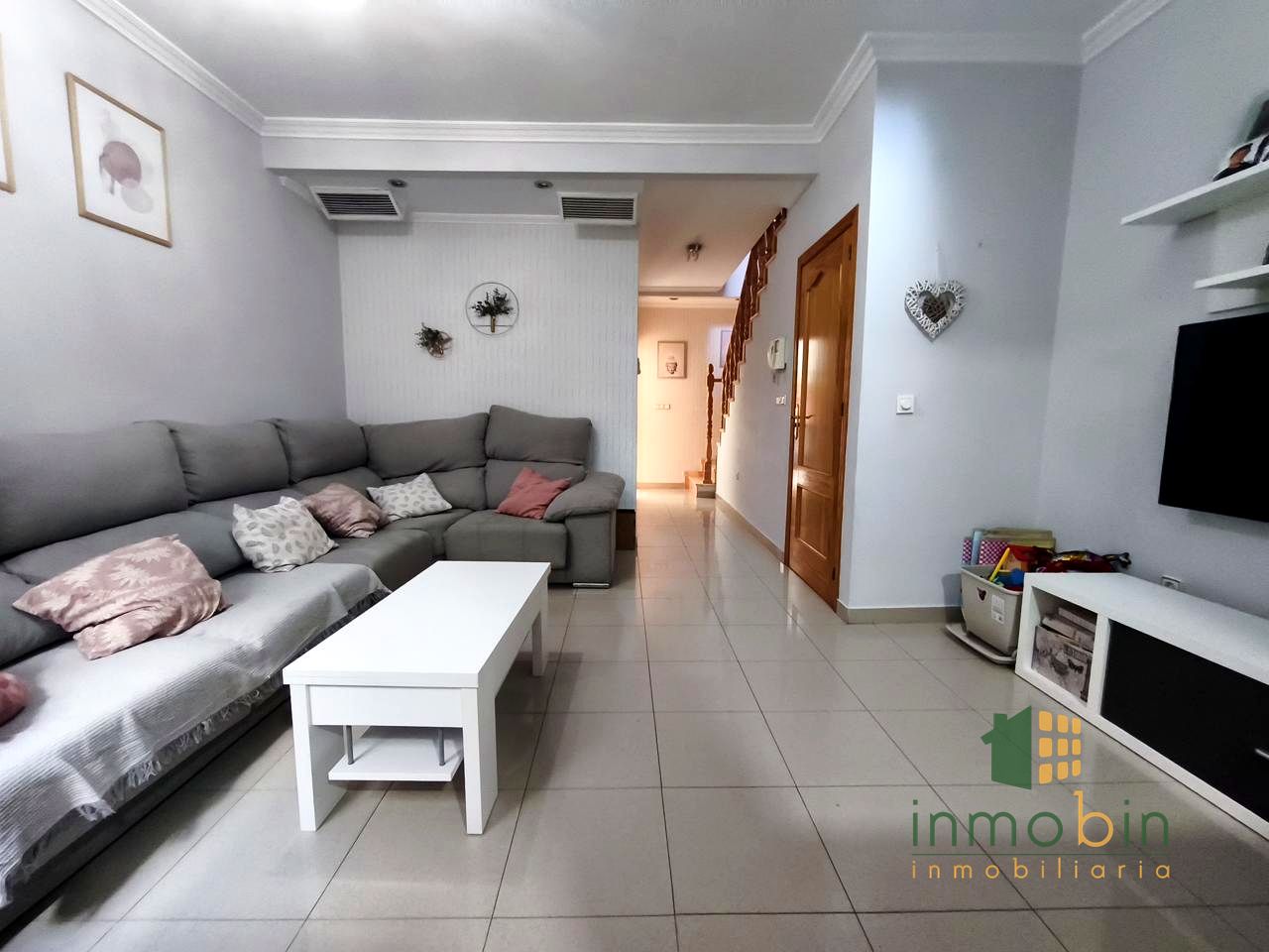 Edificio en Don Benito, Badajoz de 168 m2