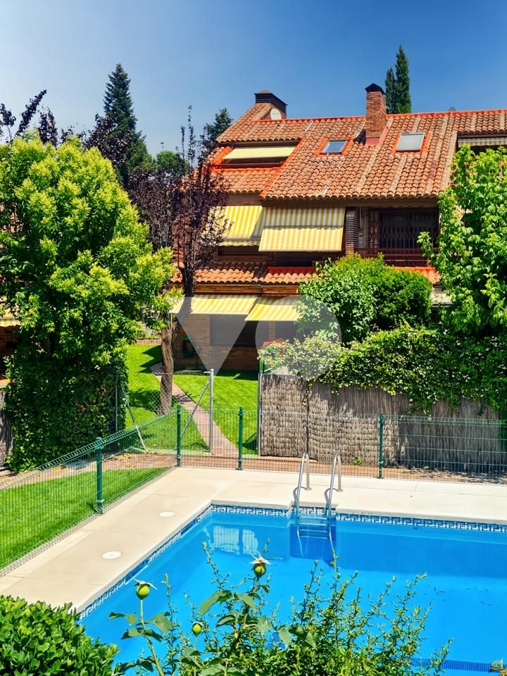 Chalet Pareado en venta, Carretera del Plantío, Majadahonda, Madrid