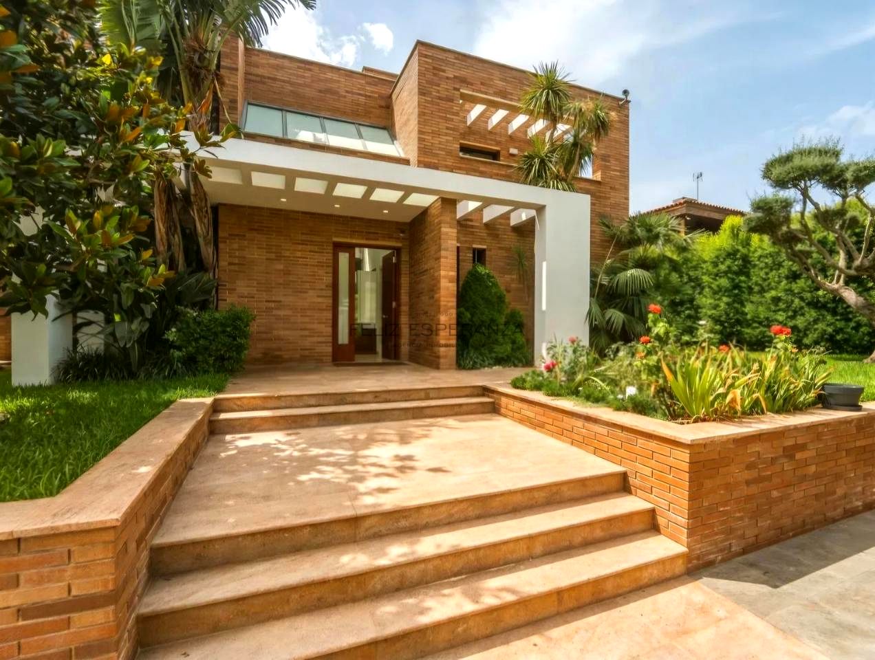 Casa / chalet en Carrer de Cunit, Gavà, Barcelona de 483 m2