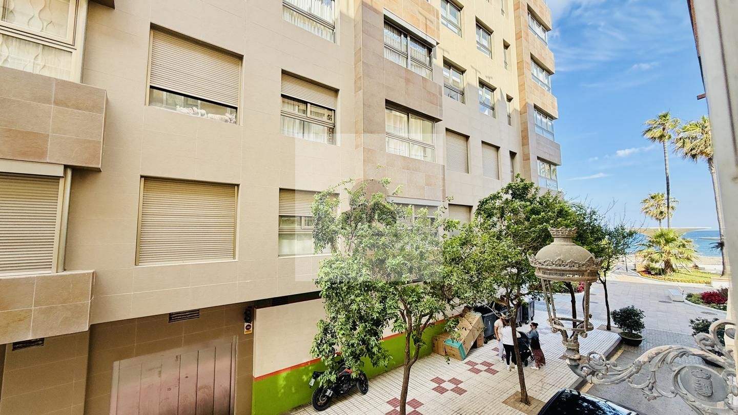 Flat in Pasaje Victoria, Estepona, Málaga of 92 m2