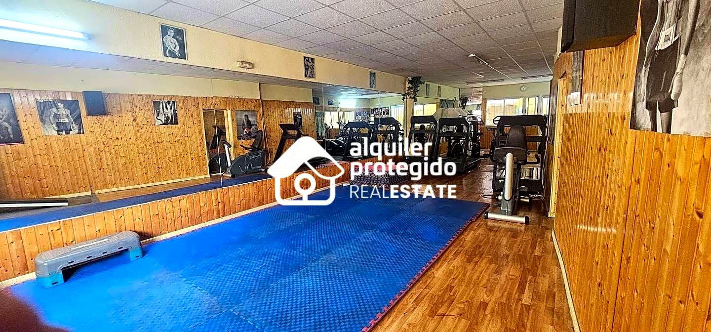 locales-comerciales en madrid · calle-de-manuel-badia-28018 300000€