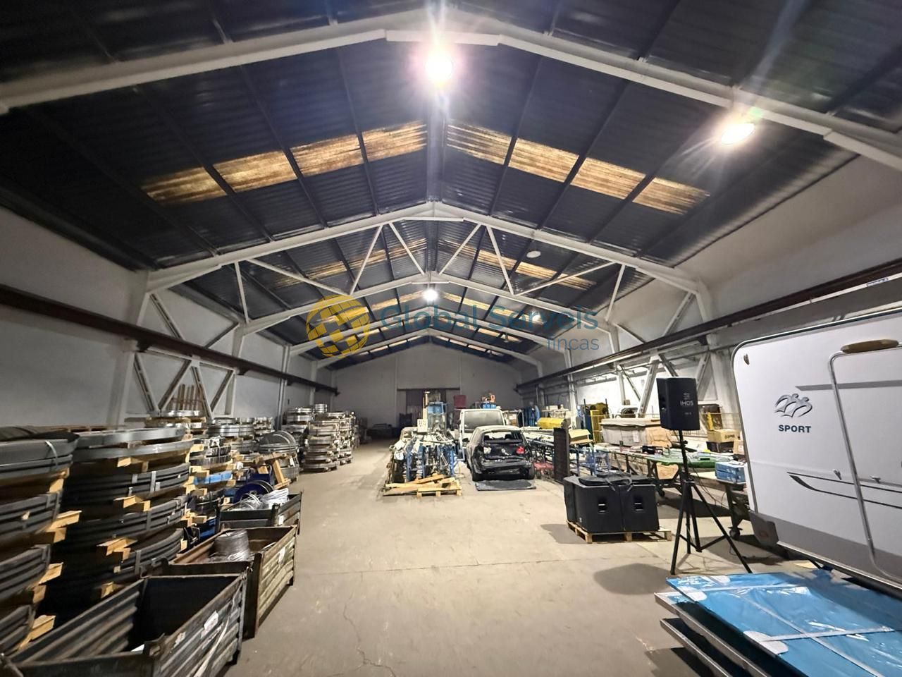 Nave industrial en Ripollet, Barcelona de 1623 m2