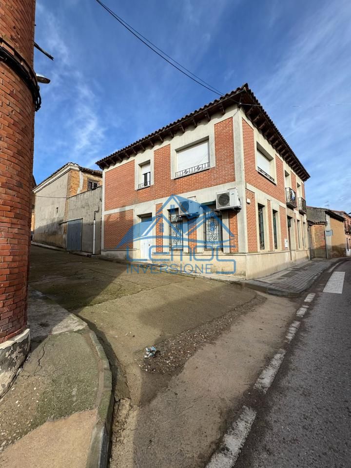 Casa rústica en plaza, Becilla de Valderaduey, Valladolid de 200 m2