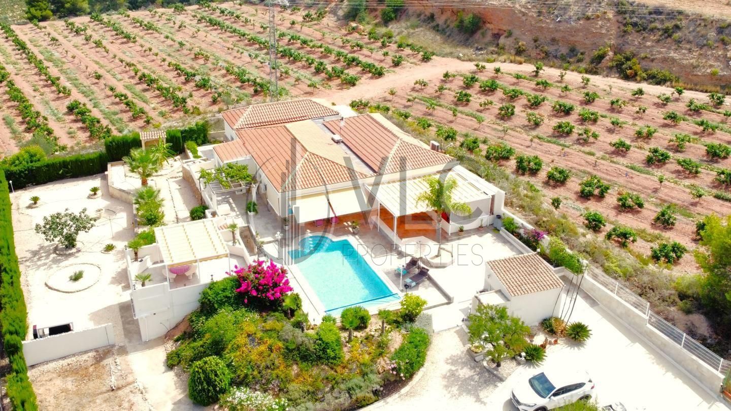 Casa / chalet en Plaça Poligono 17, Montroi, Valencia de 252 m2