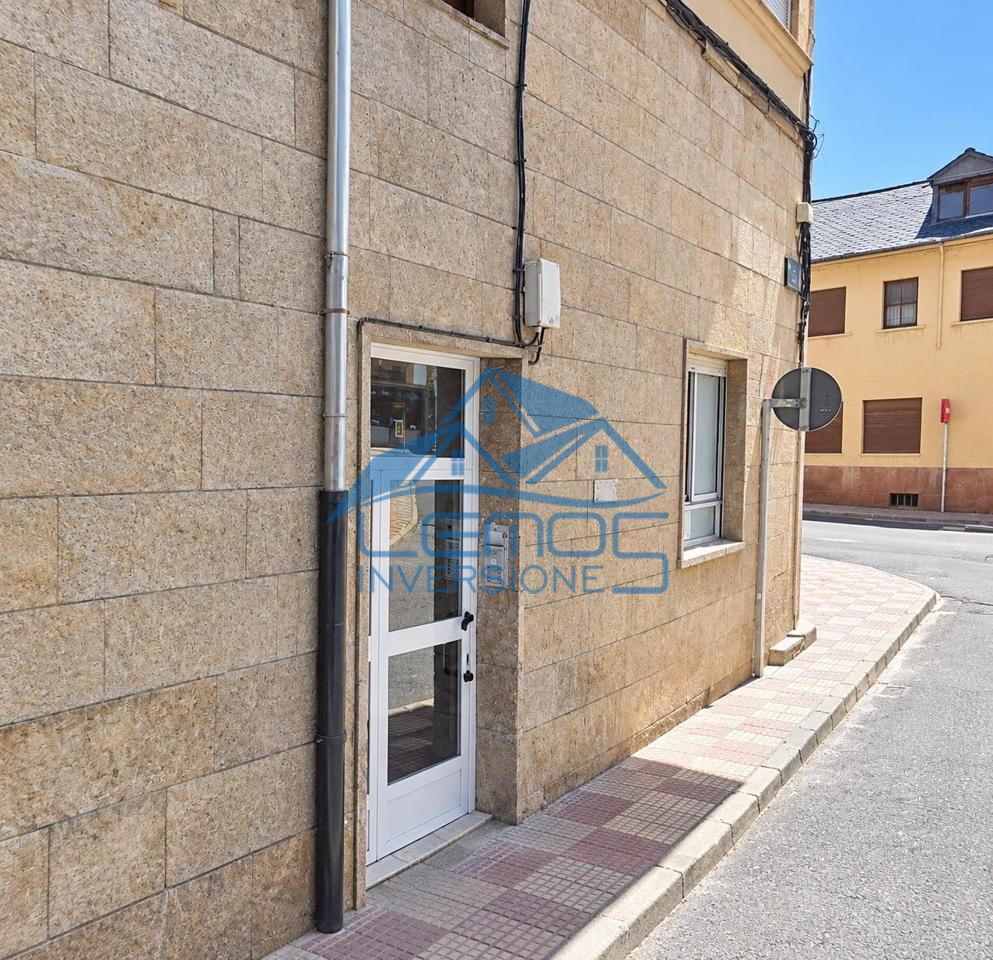 Piso en Calle Eloy Reigada, Bembibre, León de 90 m2