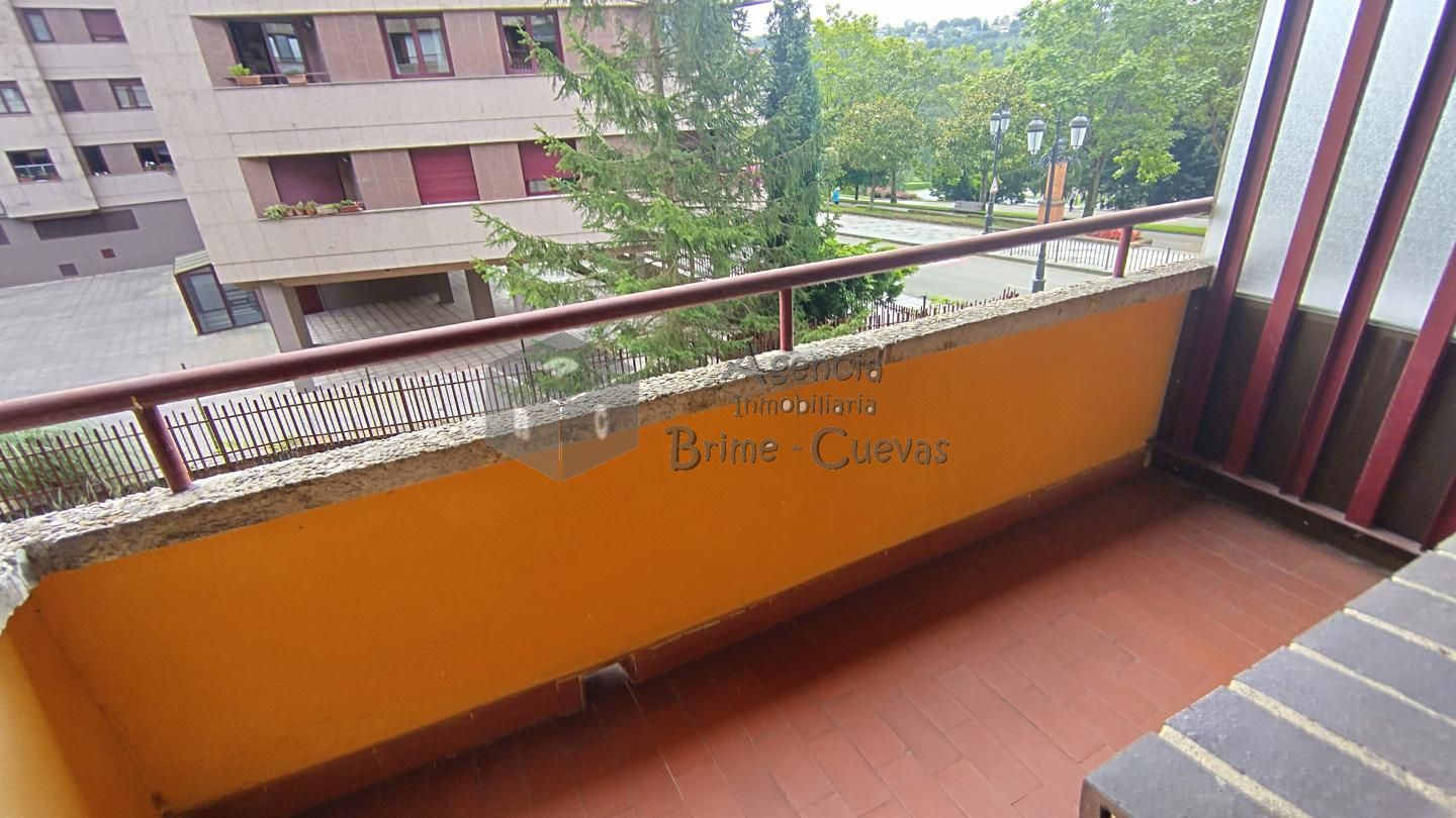 Piso en Avenida De Pedro Masaveu, Oviedo, Asturias de 126 m2