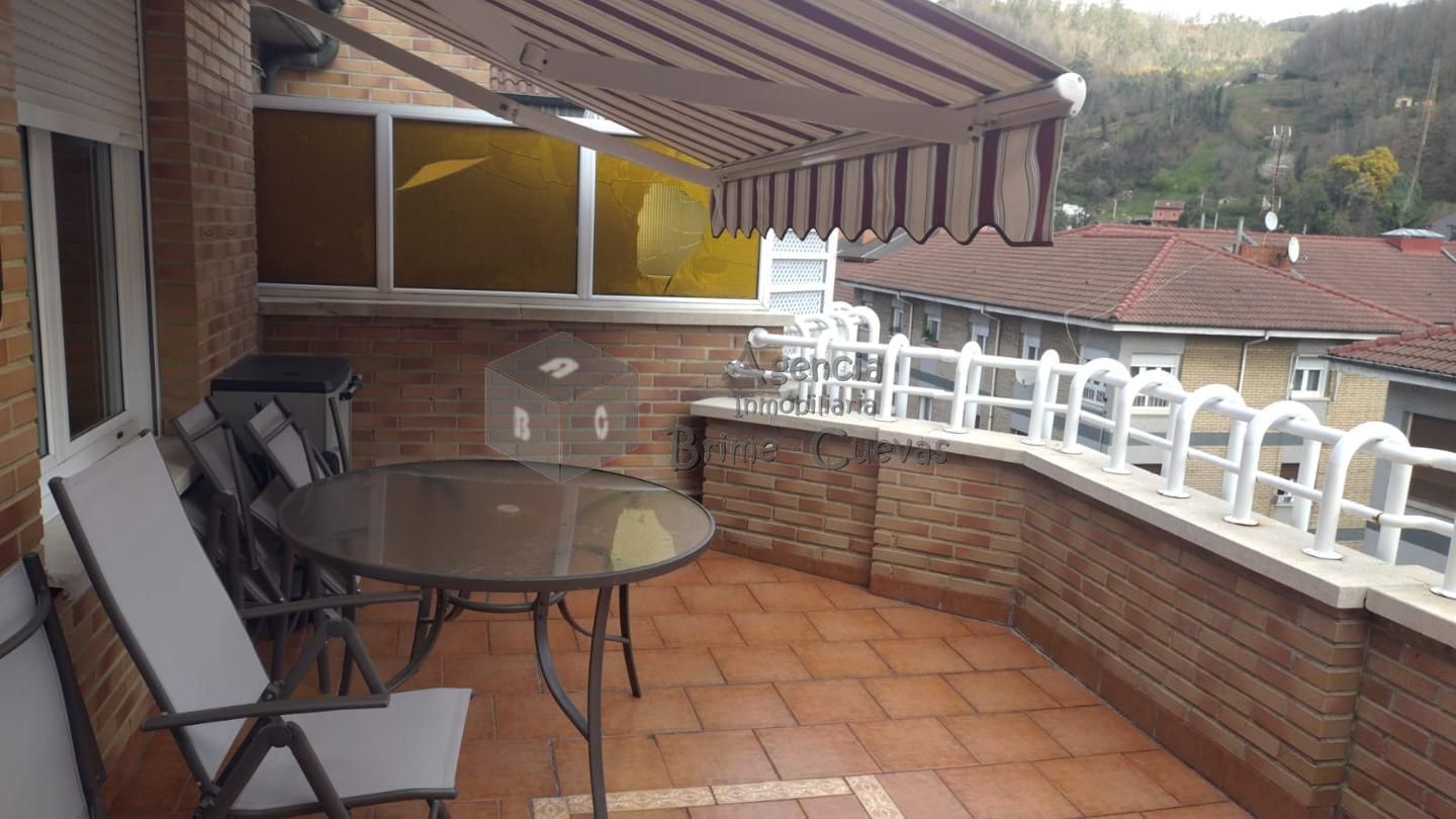 Piso en Calle Lena, Mieres, Asturias de 61 m2