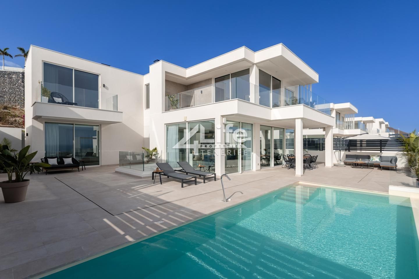Casa / chalet en C. Luxemburgo, Costa Adeje, Adeje de 500 m2